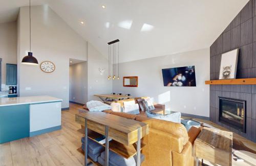 Grand Elk Ranch House | Mountain Bliss Retreat in Granby