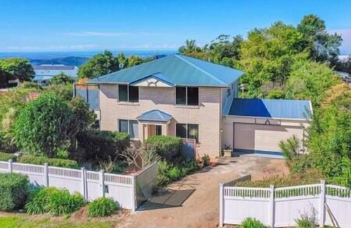 Eagle Heights House | Mountain Breeze Tamborine Mountain