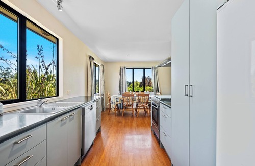 Hanmer Springs House | Mountain Breeze - Hanmer Springs Holiday Home