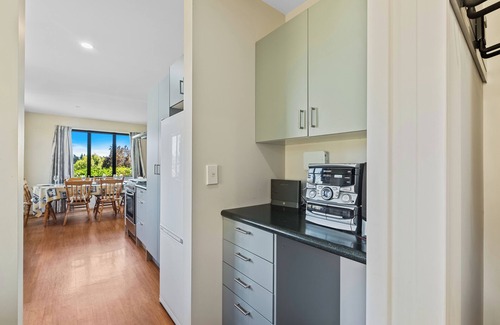 Hanmer Springs House | Mountain Breeze - Hanmer Springs Holiday Home