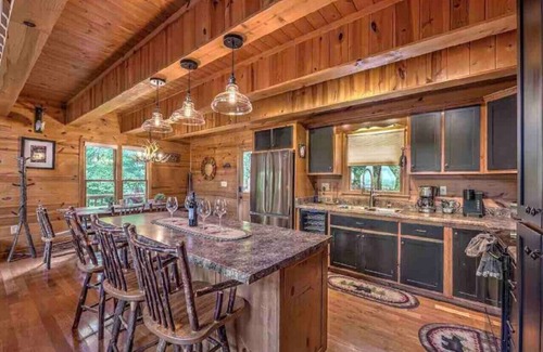 Morganton Cabin | Mountain Breeze Retreat (next to Blue Ridge)