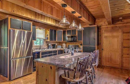 Morganton Cabin | Mountain Breeze Retreat (next to Blue Ridge)