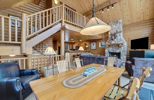Boyne Falls Cabin | Mountain Cabin 816 | Monument Golf Course | Deer Lake | Boyne Mountain Resort