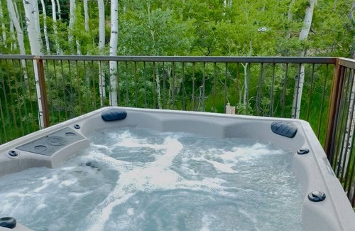 Cuchara Cabin | Mountain Cabin w/360° Views, Hot Tub, Pet-Friendly, Trails, Fireplace, Sleeps 16