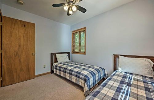 Lake Ariel House | Mountain Cabin with Deck Near Year-Round Recreation!