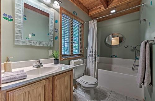 Lake Ariel House | Mountain Cabin with Deck Near Year-Round Recreation!