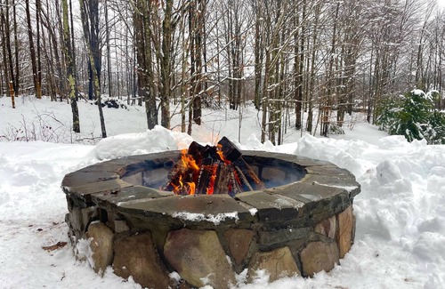 Hunter Ski Chalet | Mountain Chalet Retreat w HotTub. Minutes from Hunter, Windham, Tannersville.
