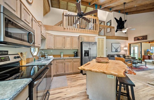 Sugar Mountain Condo | Mountain Cottage near Outdoor Activities