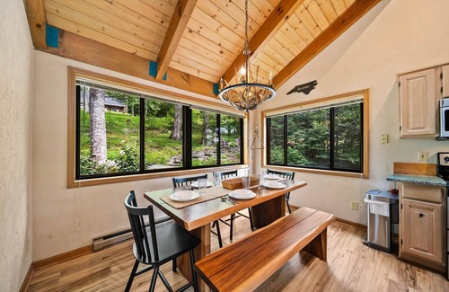 Sugar Mountain Condo | Mountain Cottage near Outdoor Activities