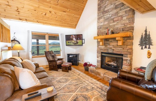 Todd Cottage | Mountain Cottage with Long-Range Views