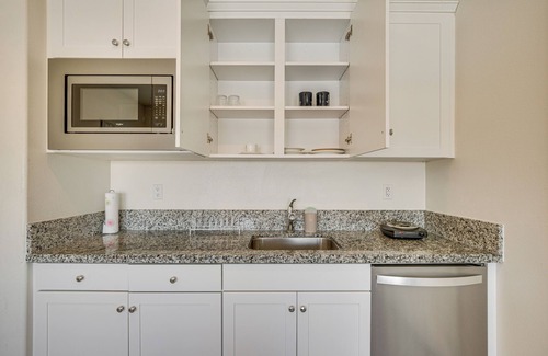 Victorville Apartment | Mountain & Desert Views: Cozy Apt in Victorville!