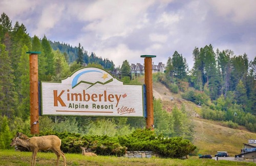 East Kootenay Apartment | Mountain Edge Resort Inn by StayIn