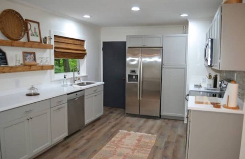 Franklin House | Mountain Escape - Motorcycles, Cars & Family Fun