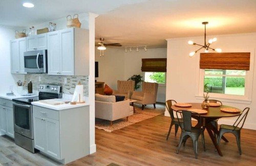 Franklin House | Mountain Escape - Motorcycles, Cars & Family Fun