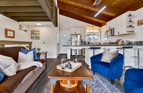 Tahoe Village House | Mountain Escape Near Heavenly Lodge | Sleeps 8