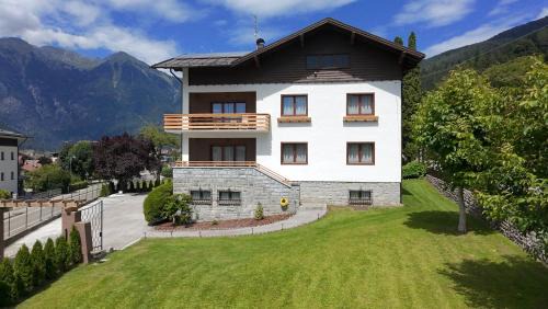 Giustino Apartment | Mountain Garden Apartments Abete