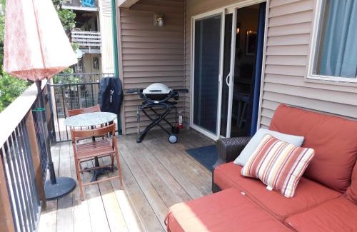 Pinecrest Apartment | Mountain Getaway condo