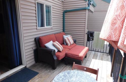 Pinecrest Apartment | Mountain Getaway condo