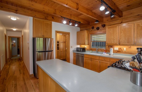 Boone Cabin | Mountain Getaway in Fantastic Location