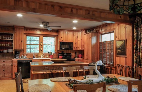 Black Mountain Cottage | Mountain Getaway at Montreat! Wyck Road Cottage - Event Friendly!