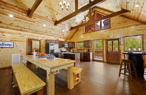 Caton Cabin | ★Mountain Grace★ | Pool House, Hot Tub, Sleeps 26