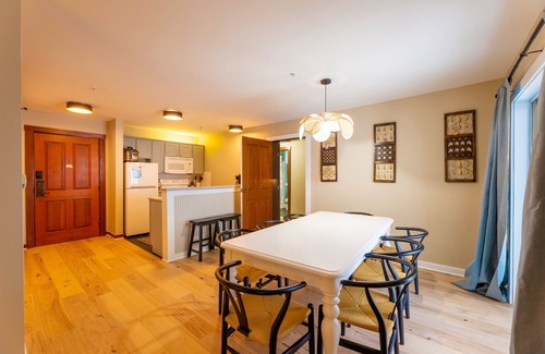 Snowshoe Apartment | Mountain Haven 2BR| Ski-In/Ski-Out | Sleeps 10