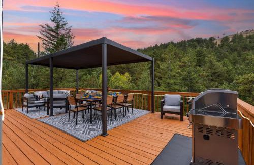 Boulder House | Mountain Haven Zipline Hot Tub and Mountain Views