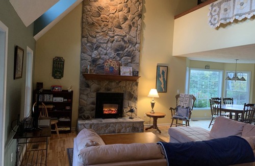 Ronceverte House | Mountain Hideaway