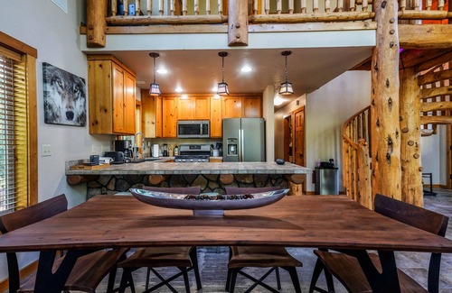 Klamath Falls Cabin | Mountain Home Cabin Retreat near Lake of the Woods and Crater Lake