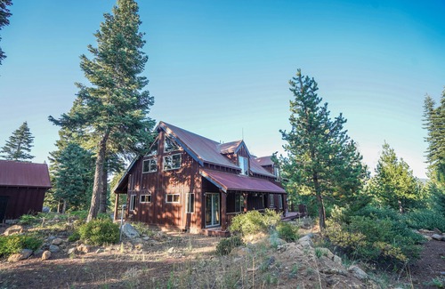 Klamath Falls Cabin | Mountain Home Cabin Retreat near Lake of the Woods and Crater Lake