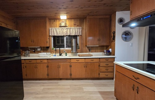 Dorrington Cabin | Mountain Home Get Away. Pet friendly in the Dorrington area of Arnold CA.