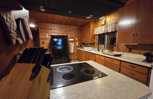 Dorrington Cabin | Mountain Home Get Away. Pet friendly in the Dorrington area of Arnold CA.