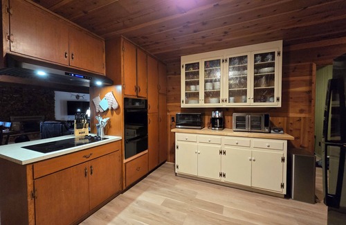 Dorrington Cabin | Mountain Home Get Away. Pet friendly in the Dorrington area of Arnold CA.