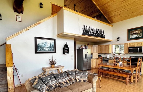 Pitkin Cabin | Mountain Home Pitkin Colorado, ATV destination, pet friendly