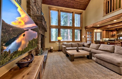 Montgomery Estates Cabin | Mountain Home, Hot Tub, Game Room, Arcade Games and Foosball, Near Heavenly, Walk-to-Trails
