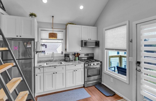 Thomas Cabin | Mountain Koru Near Trails & Town 2 Bedroom Cabin