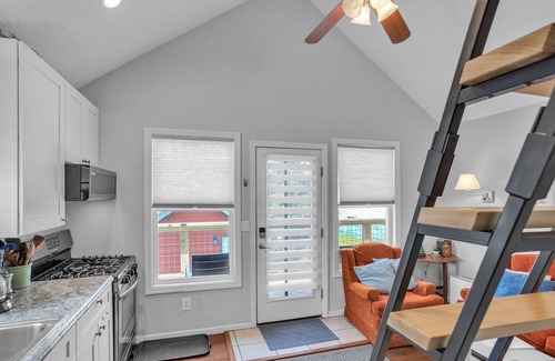 Thomas Cabin | Mountain Koru Near Trails & Town 2 Bedroom Cabin