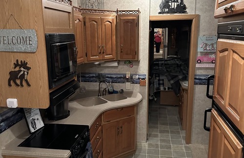 Cleveland House | Mountain/Lake Retreat RV Pet Friendly