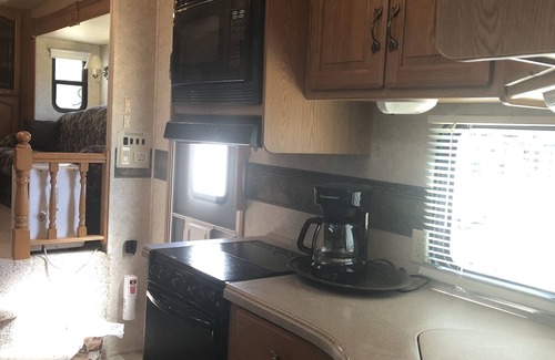 Cleveland House | Mountain/Lake Retreat RV Pet Friendly