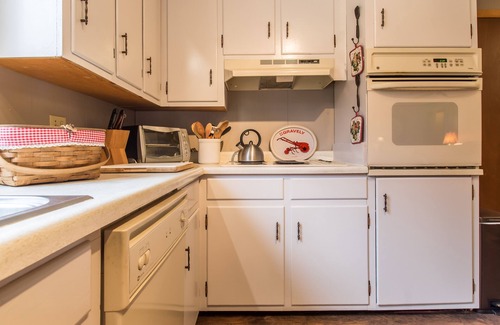 Sylva House | Mountain Living on the Farm by the Creek with Fishing