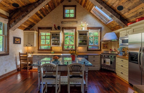 Crested Butte House | MOUNTAIN MASTERPIECE. In town. Hot tub on creek. Featured in magazines/HGTV.