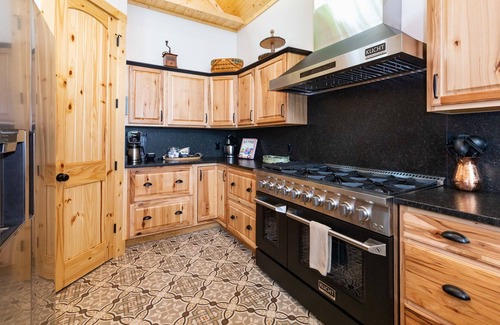 Maggie Valley Cabin | Mountain Memories Lodge, Views, Hot Tub, Pet Friendly, New Build, Two Masters