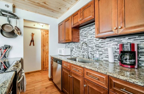 Vail Apartment | Mountain Modern w/Patio & Views