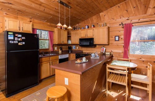 Blowing Rock House | Mountain Muse 1BR/1BA Log Cabin near Blowing Rock