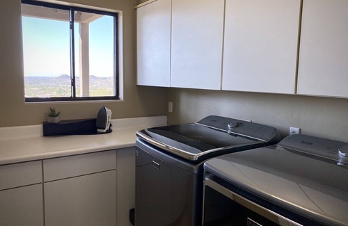 Ocotillo Hills House | “MOUNTAIN OASIS” City Views-Spa-Pool-Hiking-Game room-lots of gathering spaces!