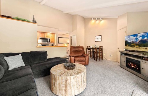 Estes Park Condo | Mountain Pines Chalet: Nestled along Fall River