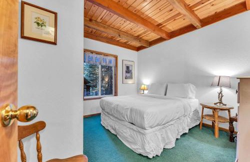 Serene Lakes House | Mountain Retreat Near Ski Resorts and Lake