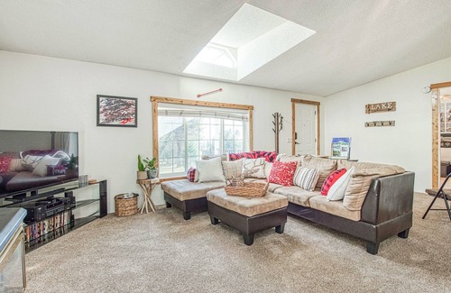 Wishon House | Mountain Retreat near Bass Lake