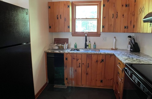 Andover Ski Chalet | Mountain retreat on 10 acres. 11 mins to Okemo, 15 mins to Plymouth State Park.