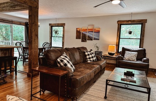 Hendersonville House | Mountain Retreat at Stone's Throw
